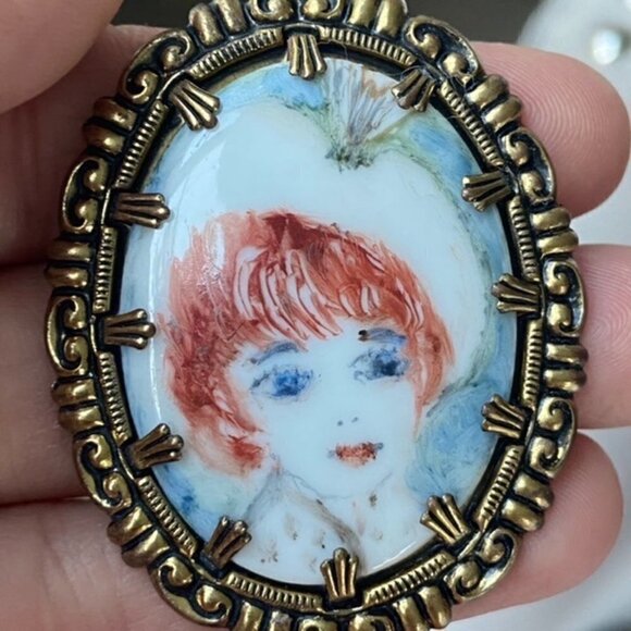 VTG 2" Oval Hand Painted Porcelain Woman Brass Brooch Signed Western Germany - Picture 3 of 12